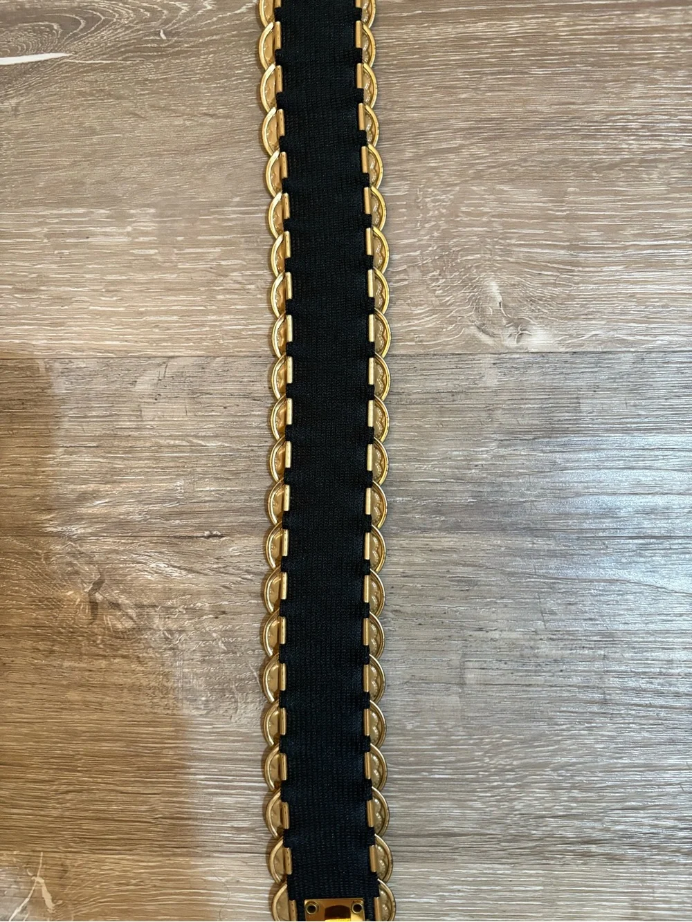 Vintage 80/90 Women Gold FloralMedallion Link Belt - Stylish Accent Waist Chain